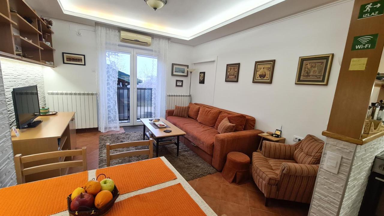 Apartment Akacija Gardens Belgrad Exterior foto