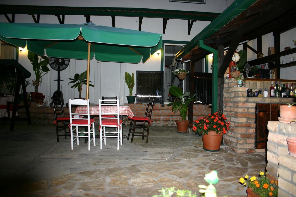 Apartment Akacija Gardens Belgrad Exterior foto