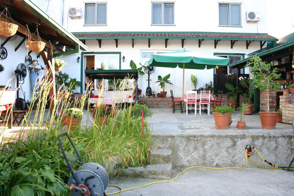 Apartment Akacija Gardens Belgrad Exterior foto